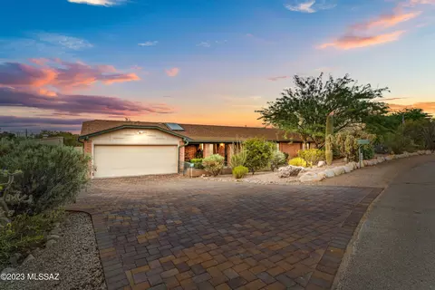 4860 N Calle Llanura, Tucson, AZ 85745