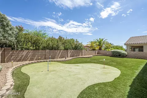 227 E Placita Del Petalo, Green Valley, AZ 85614