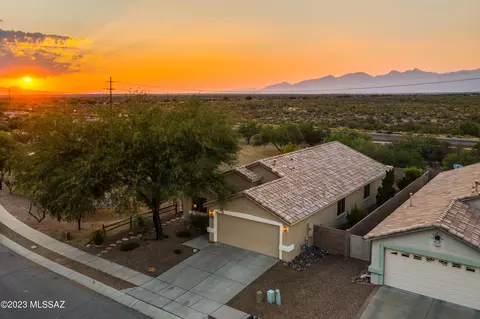 10471 E Dusky Willow Dr, Tucson, AZ 85747 photo 2