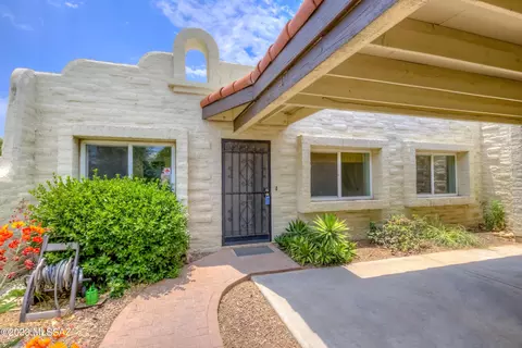 340 E Via Terrenal, Green Valley, AZ 85614