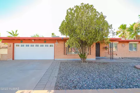 3740 W Eastham Ln, Tucson, AZ 85741