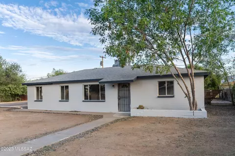6111 E 28th St, Tucson, AZ 85711