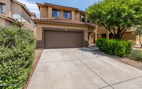 483 E Placita Amuleto, Sahuarita, AZ 85629