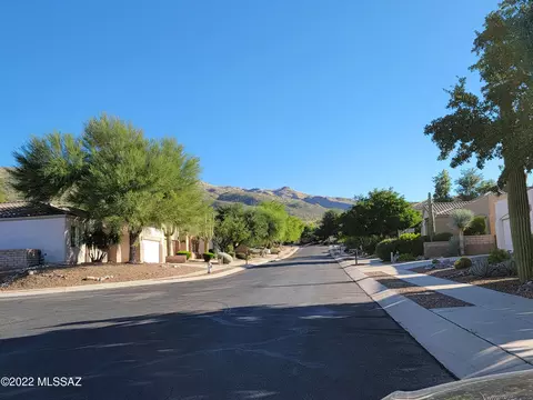 5259 Spring View Dr, Tucson, AZ 85749 photo 2