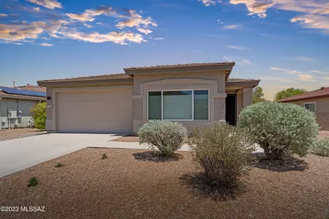 7610 W Granite Ridge Ct, Tucson, AZ 85743