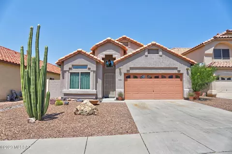 2401 N Diamond Lake Dr, Tucson, AZ 85749