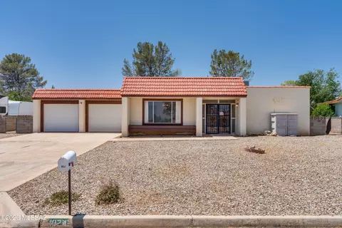 1024 E Geneva St, Pearce, AZ 85625