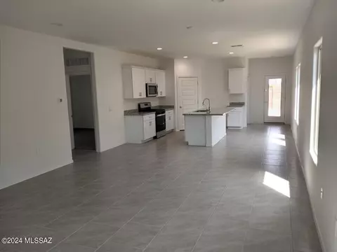 12191 E Rose Frances Dr E, Vail, AZ 85641 photo 2