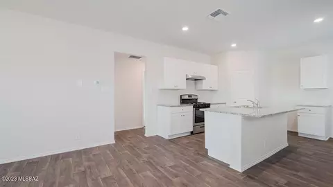 Kitchen - 12183 E Rose Frances Dr E, Vail, AZ 85641 photo 5 of 6