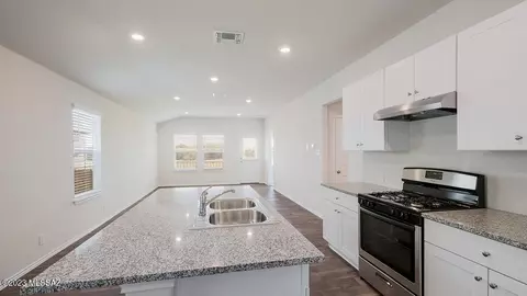 Kitchen - 12183 E Rose Frances Dr E, Vail, AZ 85641 photo 4 of 6