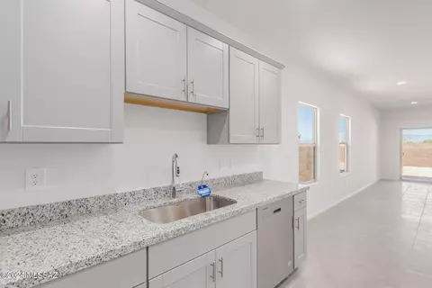 Kitchen - 12143 E Rose Frances Dr E, Vail, AZ 85641 photo 2 of 5