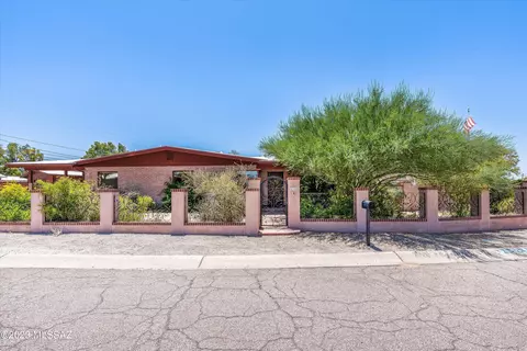2140 E Florence Dr, Tucson, AZ 85719