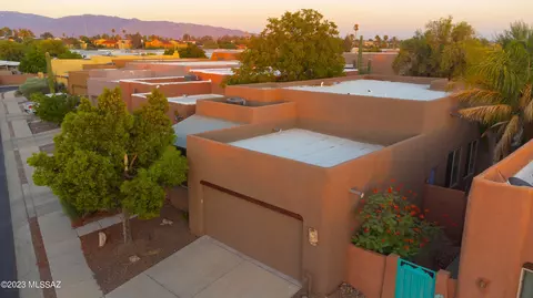 7683 E Chase Park Loop, Tucson, AZ 85710 photo 3