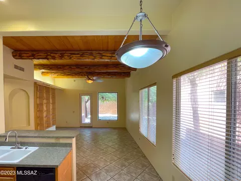 7683 E Chase Park Loop, Tucson, AZ 85710 photo 10