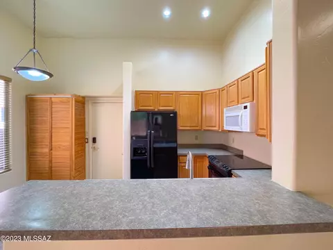 7683 E Chase Park Loop, Tucson, AZ 85710 photo 13