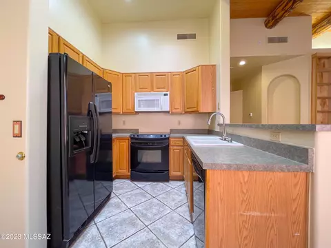 7683 E Chase Park Loop, Tucson, AZ 85710 photo 12