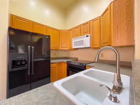 7683 E Chase Park Loop, Tucson, AZ 85710 photo 14