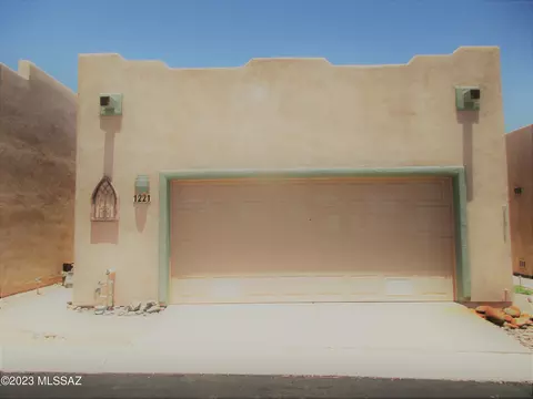 1221 N Chilson Ct, Green Valley, AZ 85614