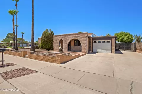 4572 S Silver Beech Ave, Tucson, AZ 85730