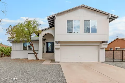 7631 S Calle Del Lago, Tucson, AZ 85746