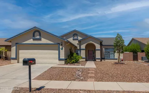 7939 N Supernova Dr, Tucson, AZ 85741