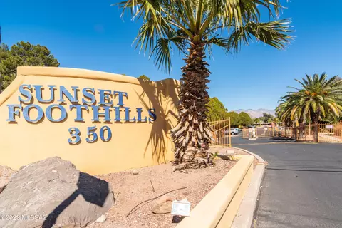 350 N Silverbell Rd #70, Tucson, AZ 85745