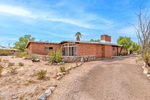 7412 N Ellison Dr, Tucson, AZ 85704