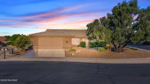 1074 E Crown Ridge Dr, Oro Valley, AZ 85755