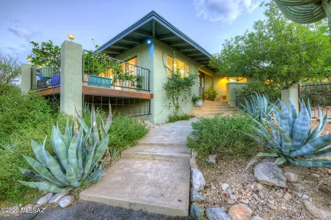 7135 N Skyway Dr, Tucson, AZ 85718