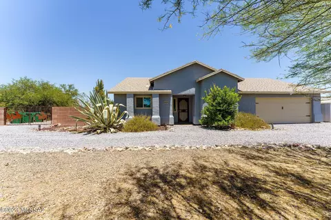 900 N Solar Dr, Vail, AZ 85641