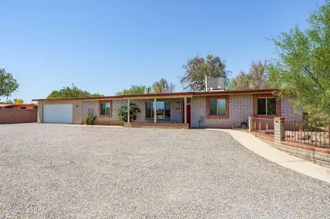 551 E Tangelo Dr, Tucson, AZ 85737