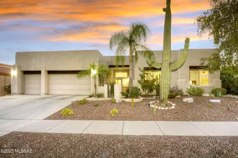 6617 N Shadow Run Dr, Tucson, AZ 85704
