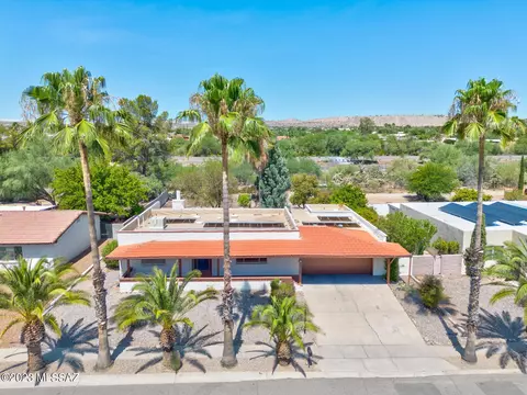 841 N Abrego Dr, Green Valley, AZ 85614