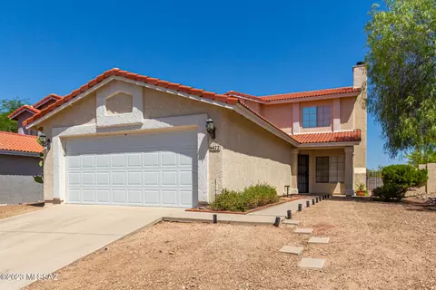 9477 N Albatross Dr, Tucson, AZ 85742