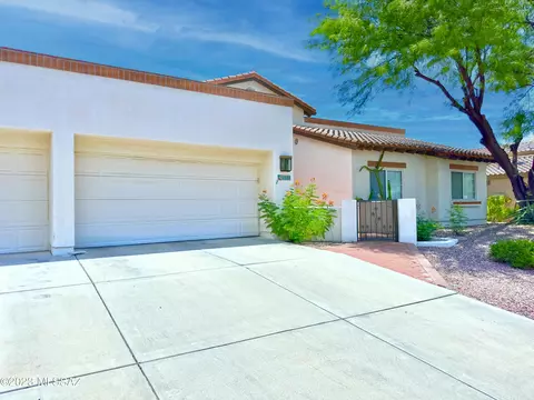 6580 N Shadow Run Dr, Tucson, AZ 85704