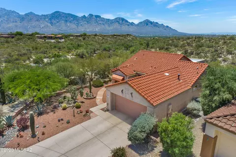 13901 N Willow Bend Dr, Oro Valley, AZ 85755