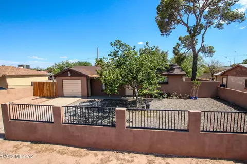 941 W Calle Medina, Tucson, AZ 85756
