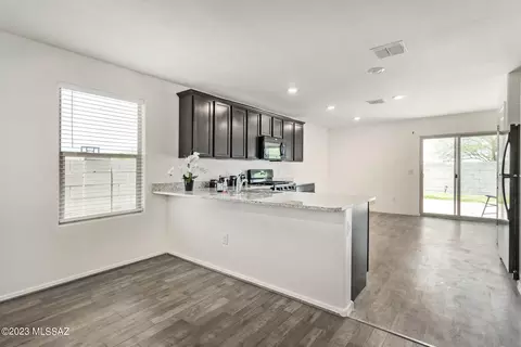 4061 E Braddock Dr, Tucson, AZ 85706 photo 6