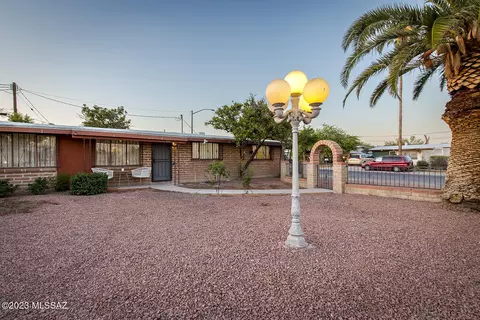 1900 W Root Ln, Tucson, AZ 85705