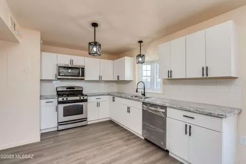 Kitchen - 205 E 5th Pl, San Manuel, AZ 85631 photo 2 of 6