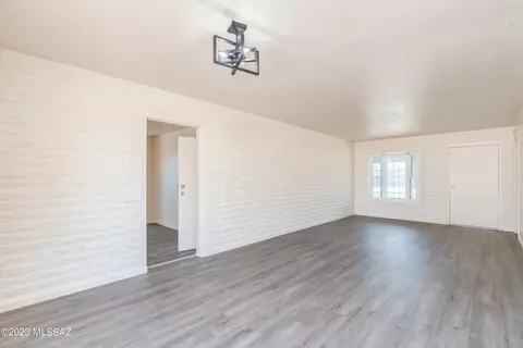 Living - 205 E 5th Pl, San Manuel, AZ 85631 photo 4 of 6