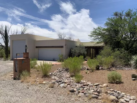 631 W Via De Suenos, Green Valley, AZ 85622