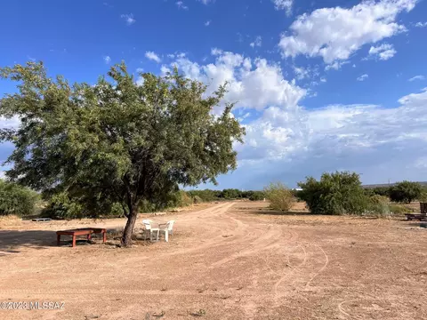 2 E Ac E Morris Ln, Benson, AZ 85602
