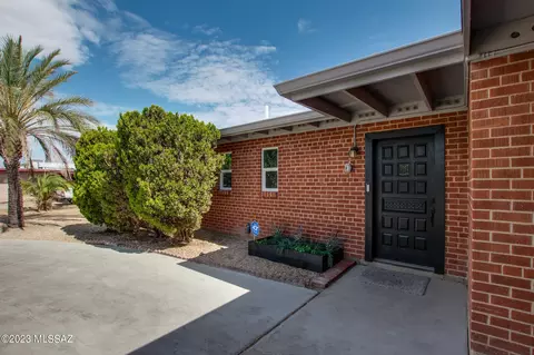 6949 E Calle Denebola, Tucson, AZ 85710