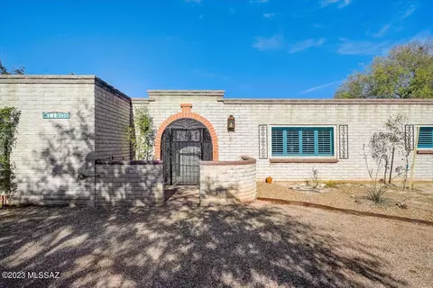 11205 E Chuckwagon Cir, Tucson, AZ 85749