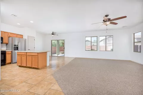 869 E Pecan Shaker Ln, Sahuarita, AZ 85629