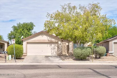 4686 S Valley Rd, Tucson, AZ 85714