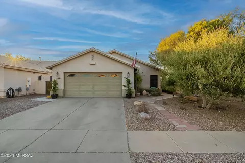7134 W Hunnington Dr, Tucson, AZ 85743