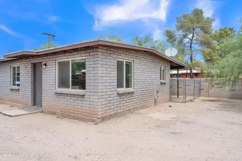 1404 W Fresno St, Tucson, AZ 85745