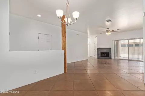 1509 E Painted Colt Loop, Tucson, AZ 85719 photo 9